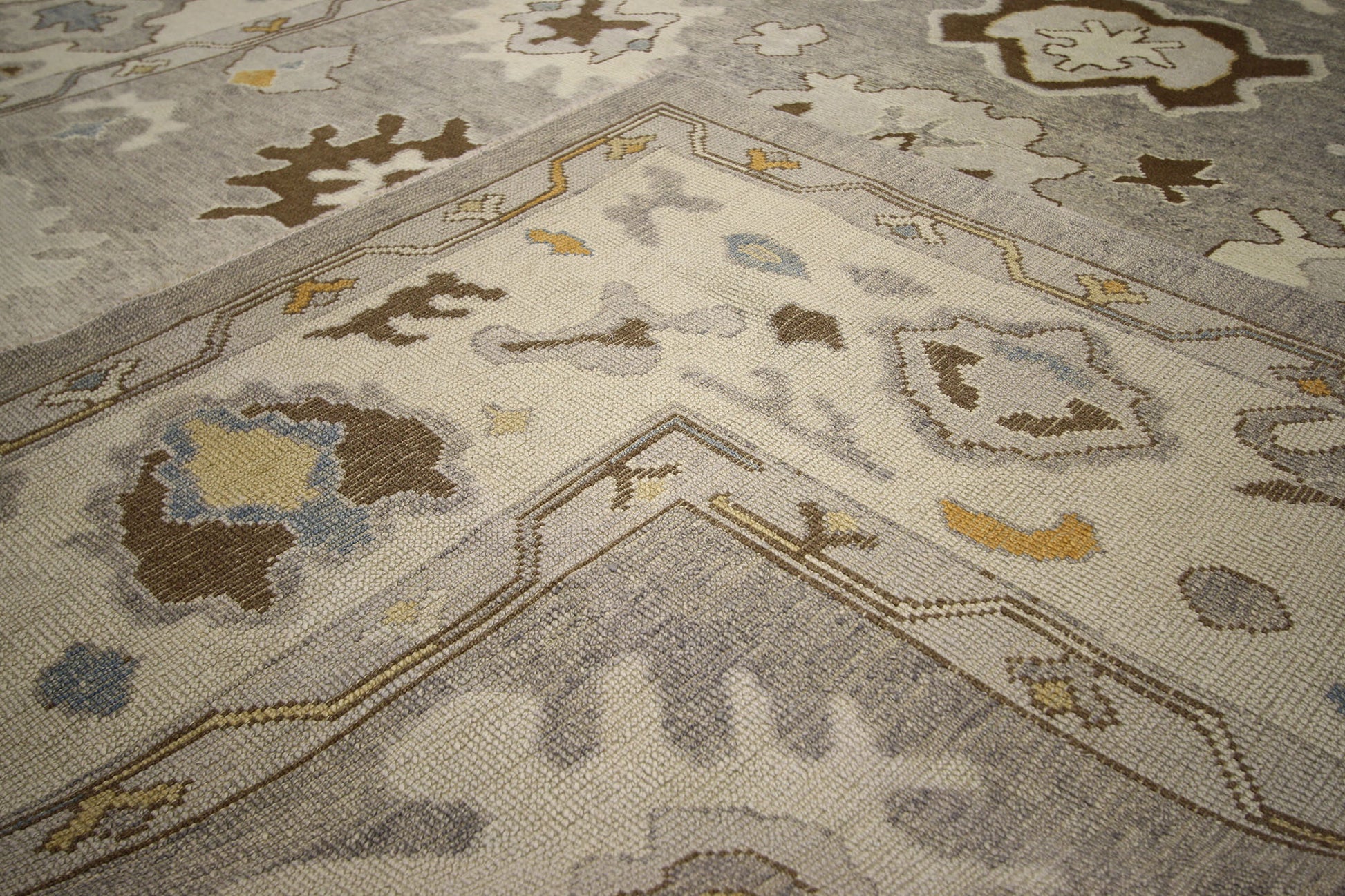 10 x 13 Earth-Tone Turkish Oushak Rug 52360