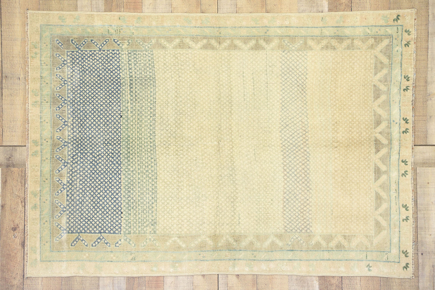 4 x 6 Vintage Turkish Oushak Rug 52423