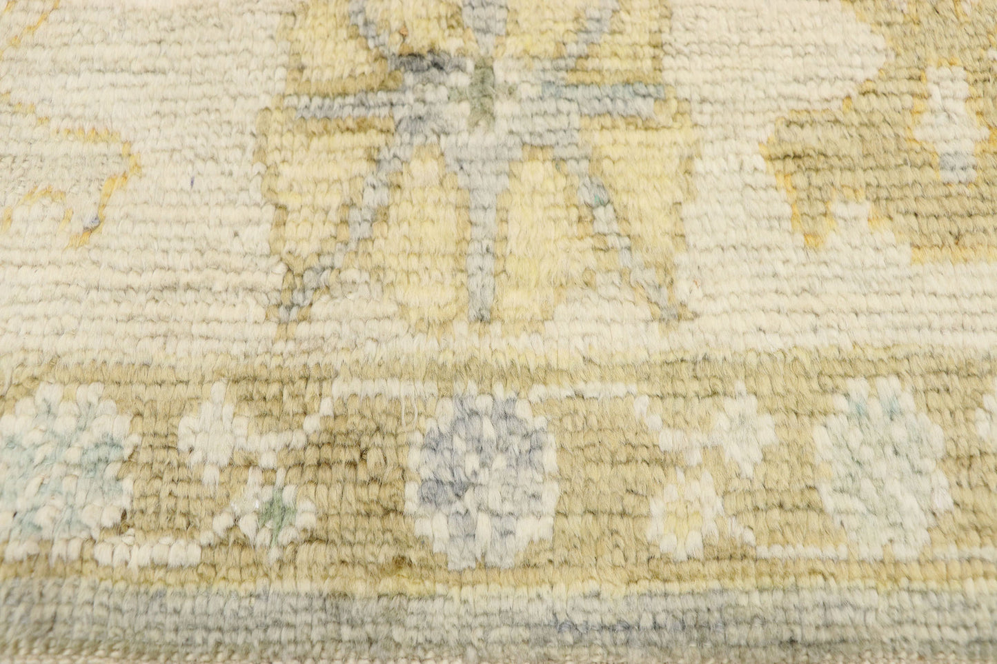 8 x 8 Colorful Oushak Rug 52544