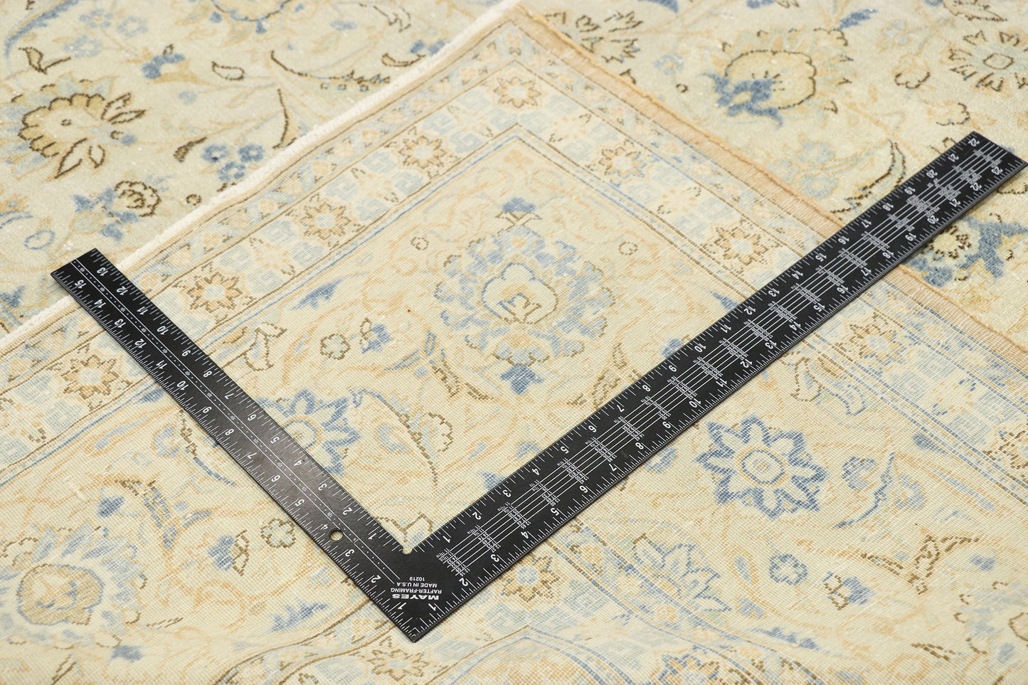 9 x 13 Antique Persian Kashan Rug 52843