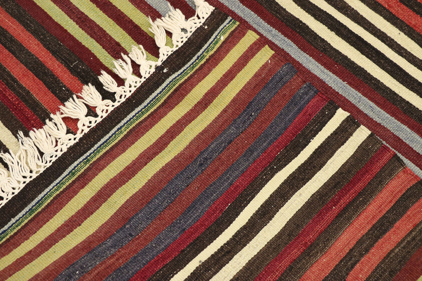 5 x 9 Vintage Turkish Kilim Rug 53127
