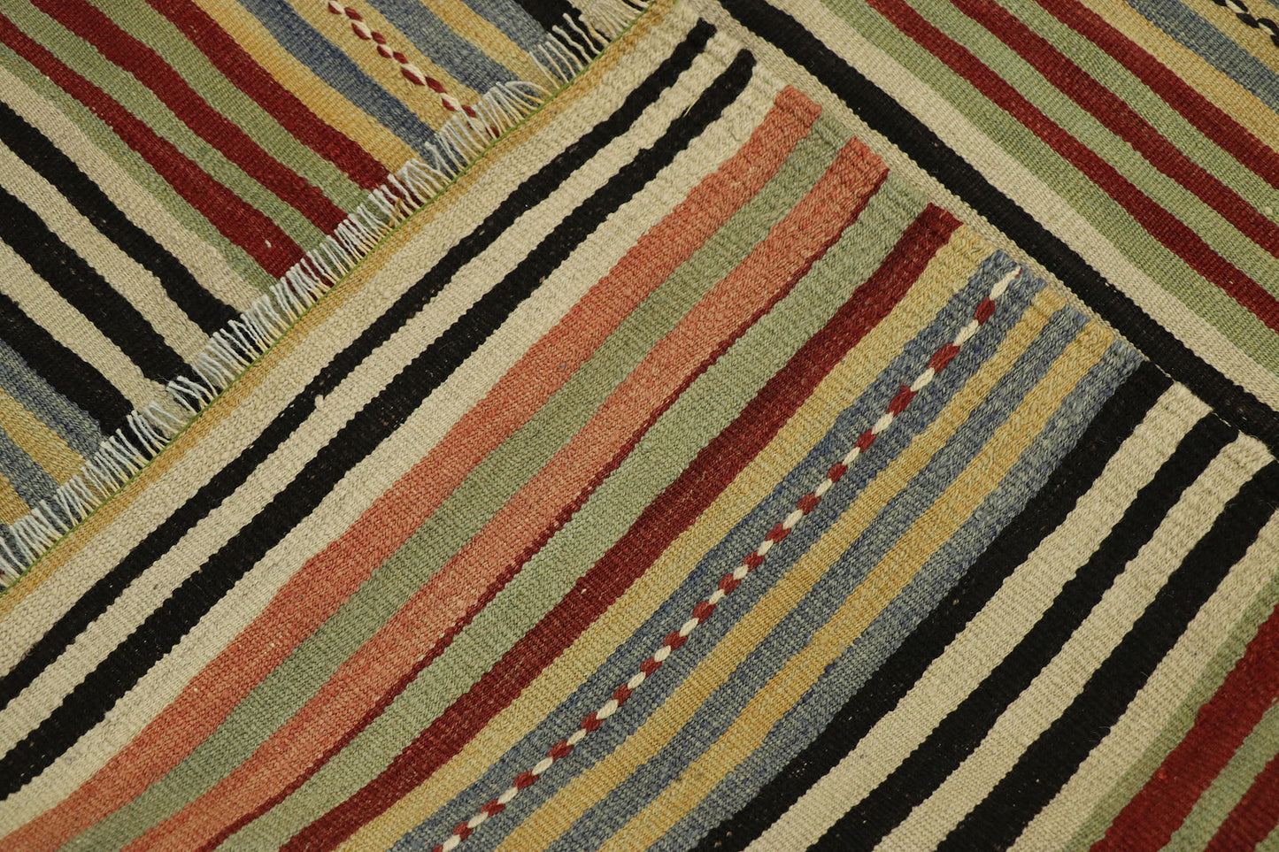 5 x 10 Vintage Turkish Kilim Runner 53137