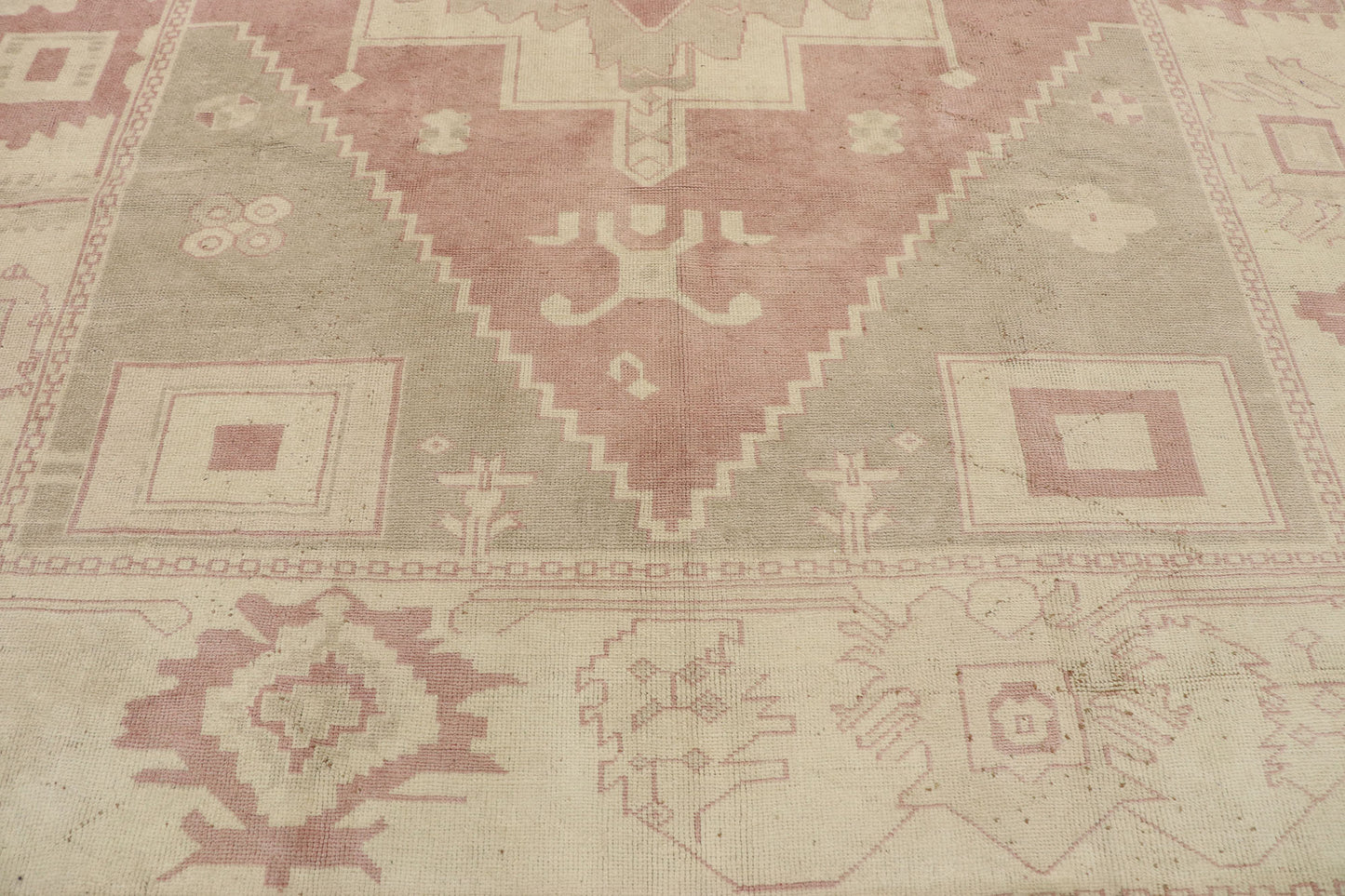 7 x 9 Vintage Turkish Oushak Rug 53229