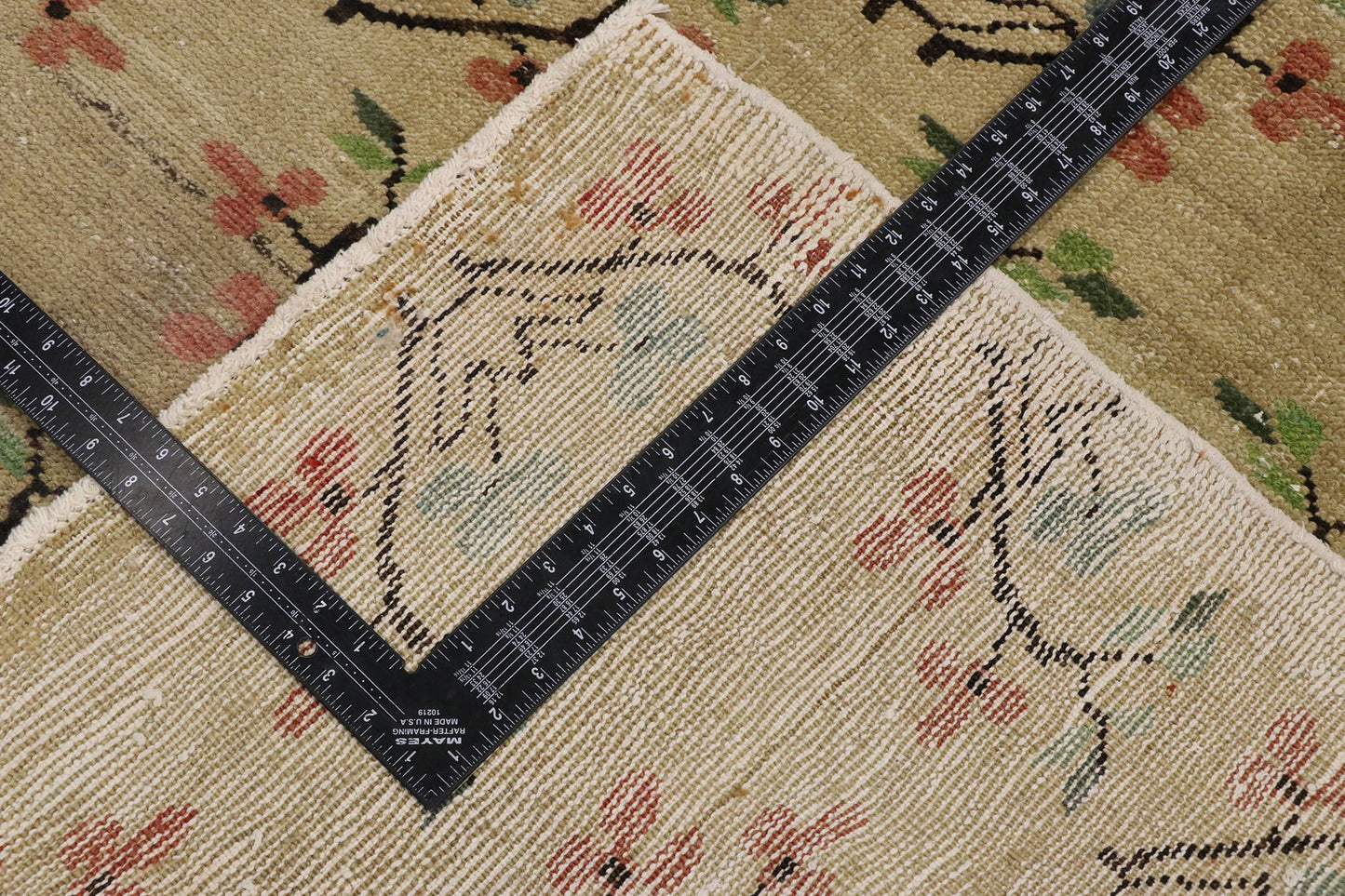4 x 9 Vintage Turkish Sivas Rug 53252