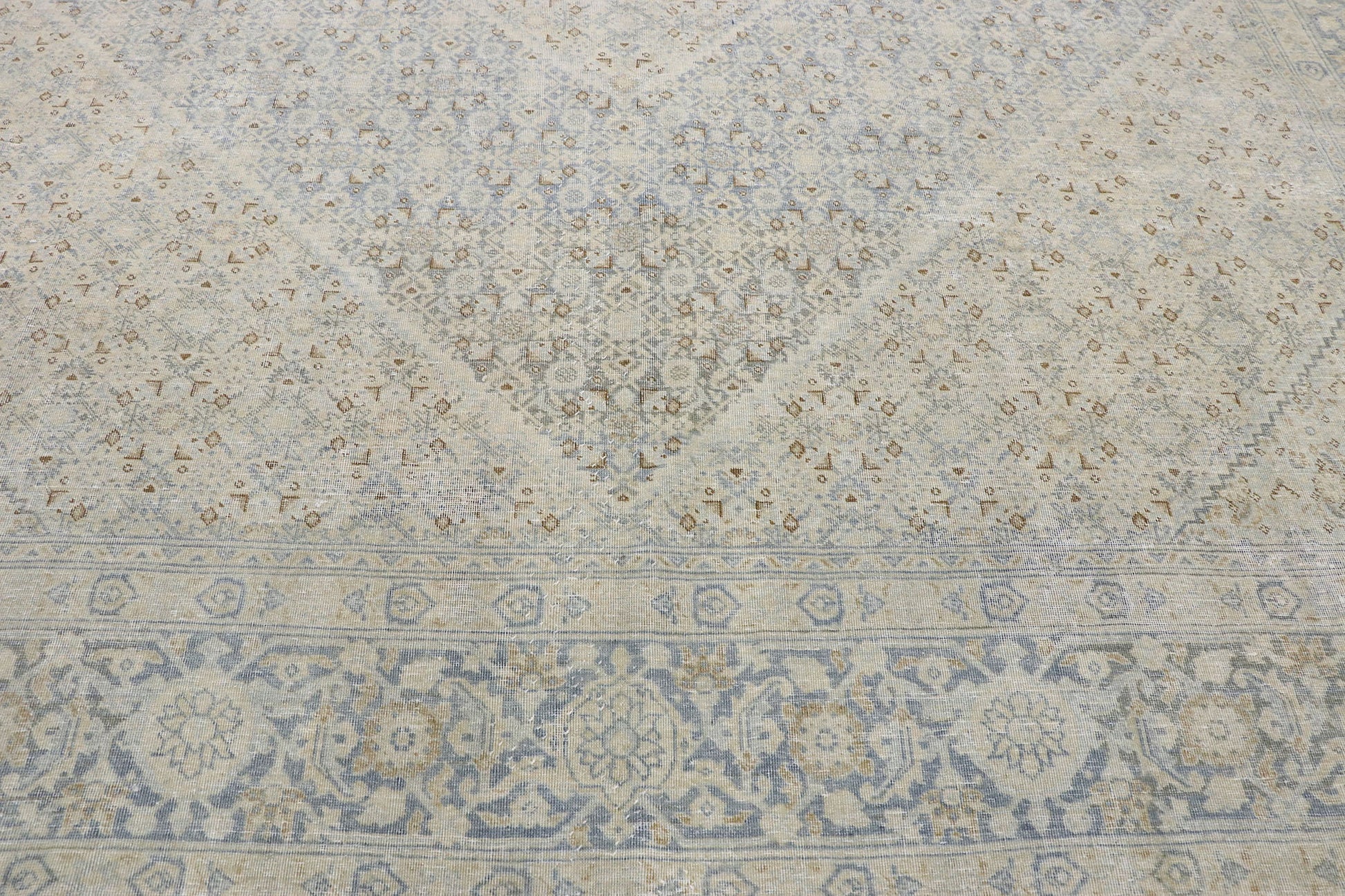 9 x 12 Vintage Persian Mahi Tabriz Rug 53274