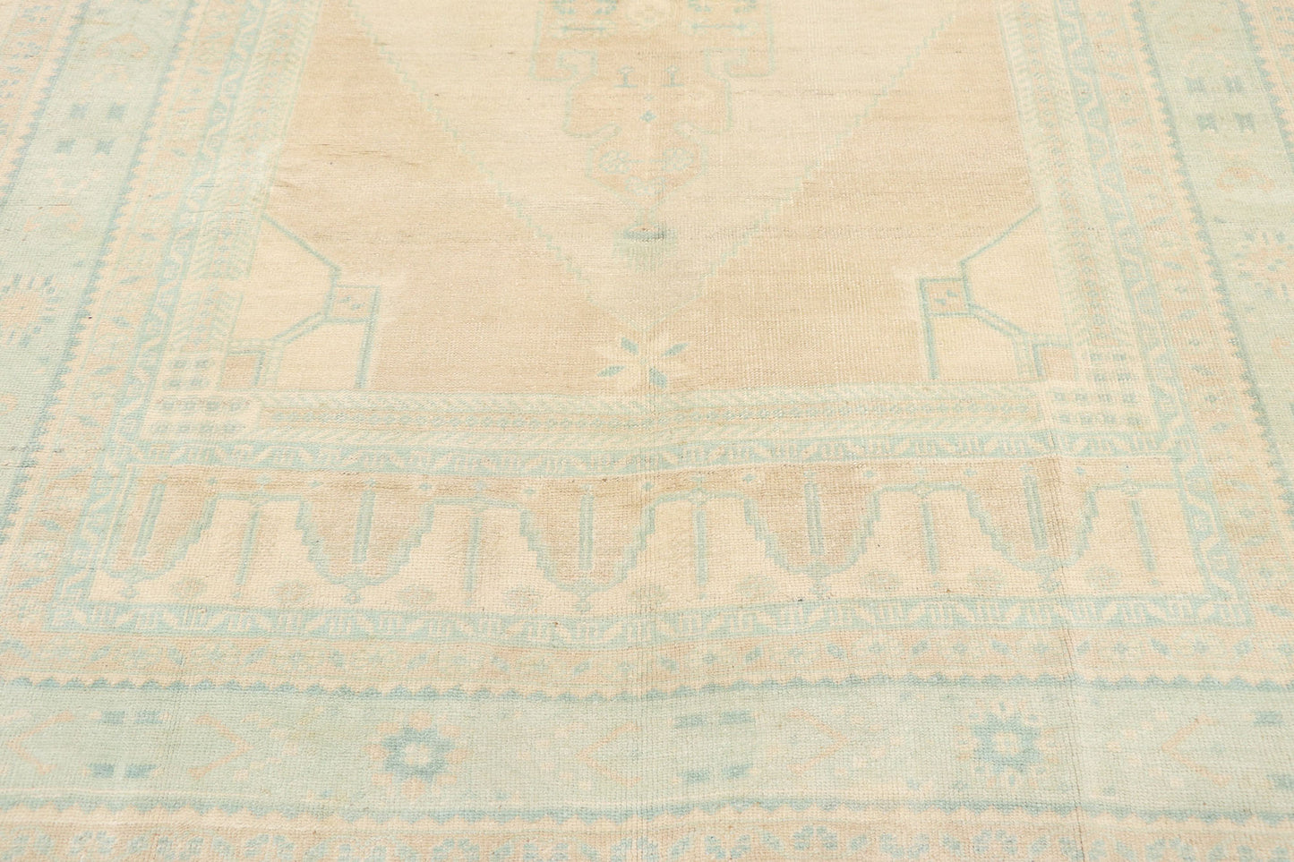5 x 9 Vintage Turkish Oushak Rug 53559