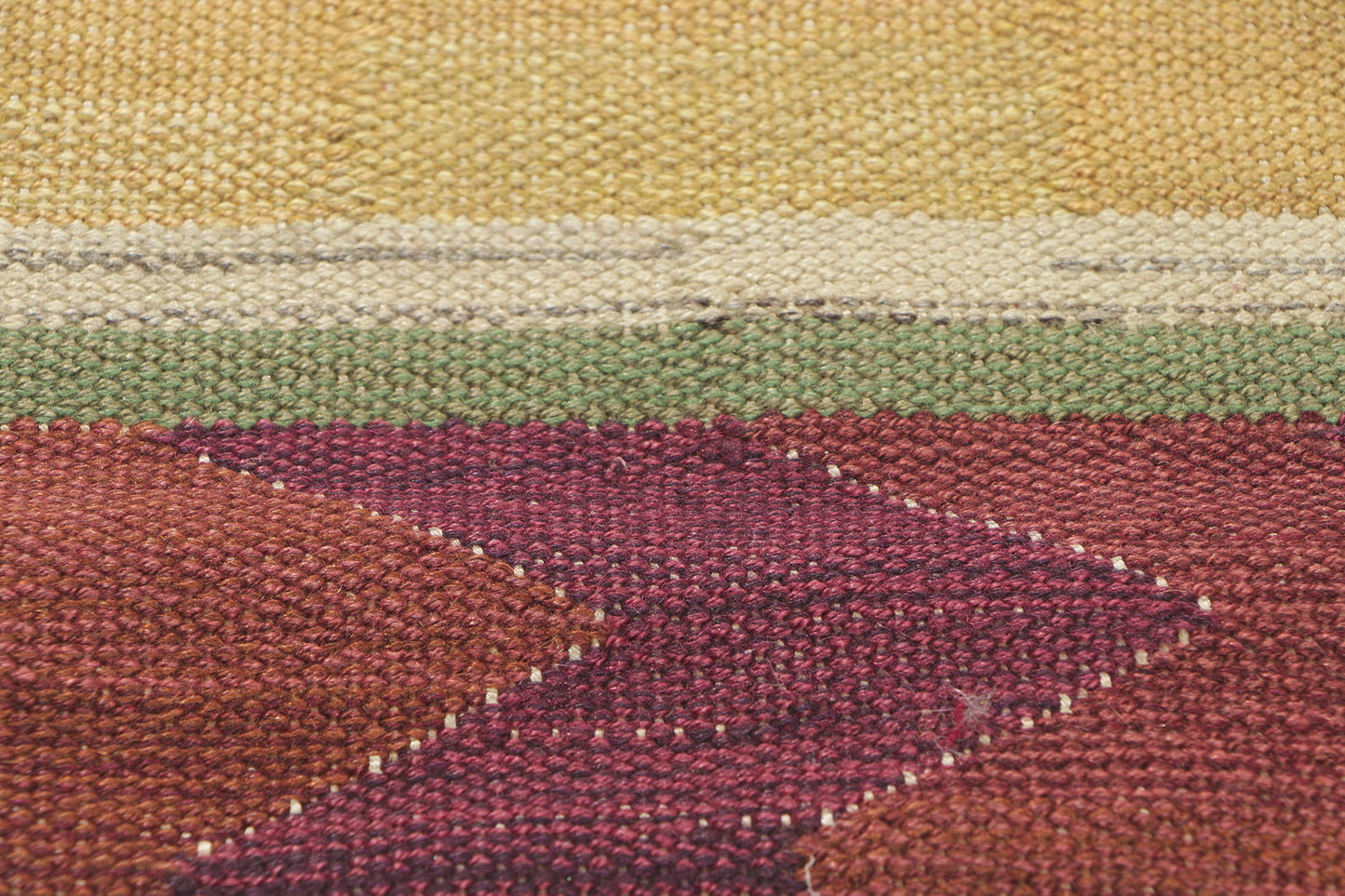 5 x 7 Vintage Swedish Rollakan Rug 78488