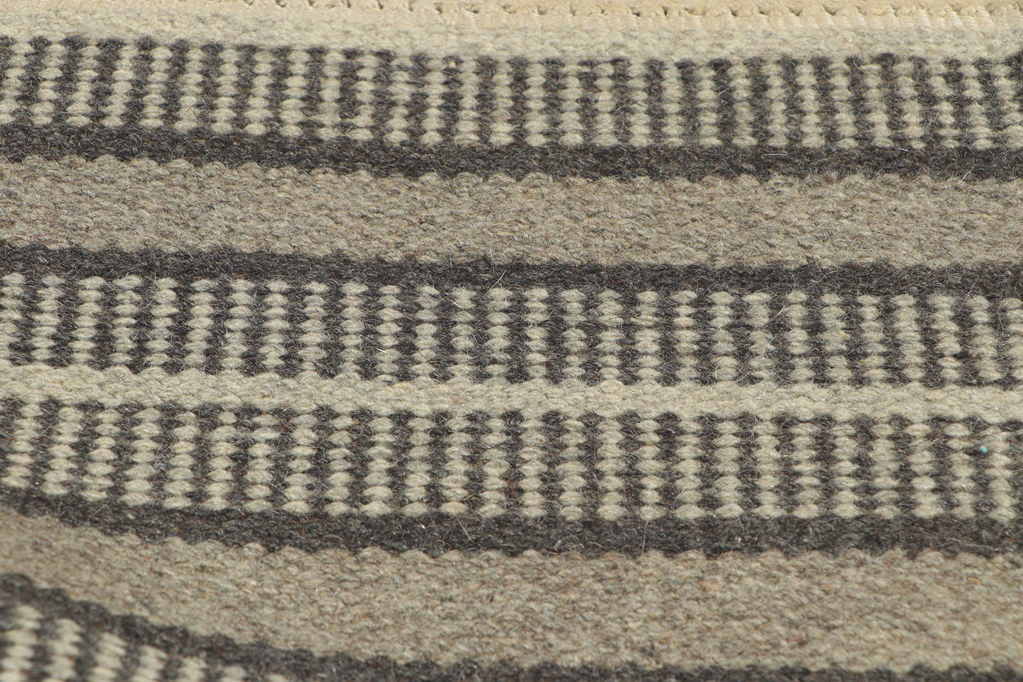 5 x 7 Vintage Swedish Rollakan Rug 78481