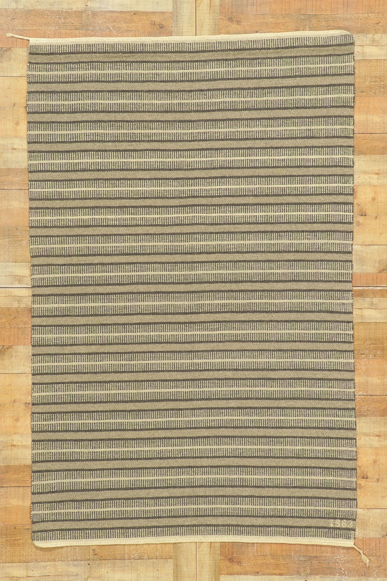 5 x 7 Vintage Swedish Rollakan Rug 78481