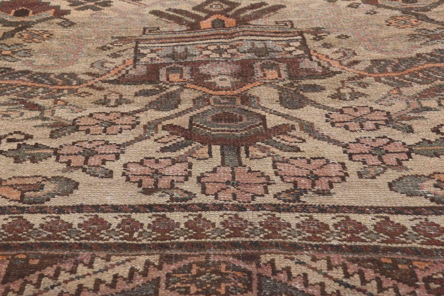 5 x 10 Vintage Persian Bakhtiari Rug 75259