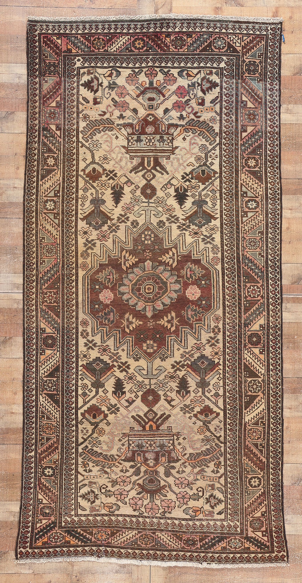 5 x 10 Vintage Persian Bakhtiari Rug 75259
