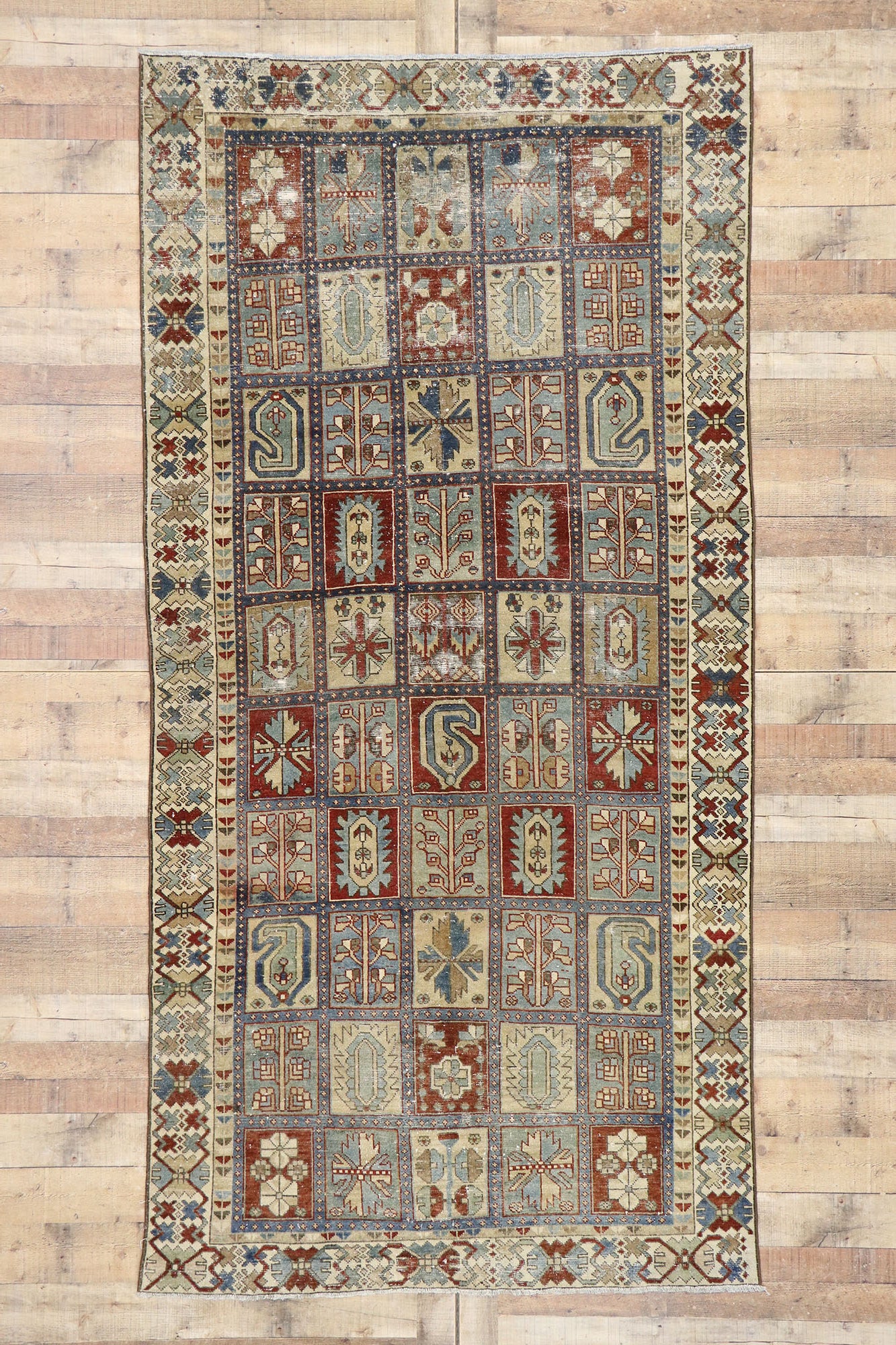 5 x 10 Antique Persian Bakhtiari Rug 60819