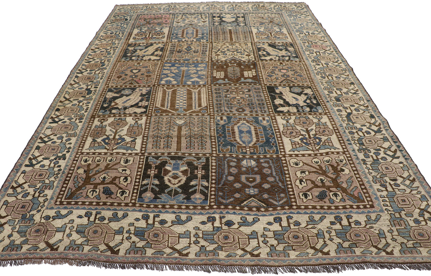 6 x 10 Antique Persian Bakhtiari Rug 60821