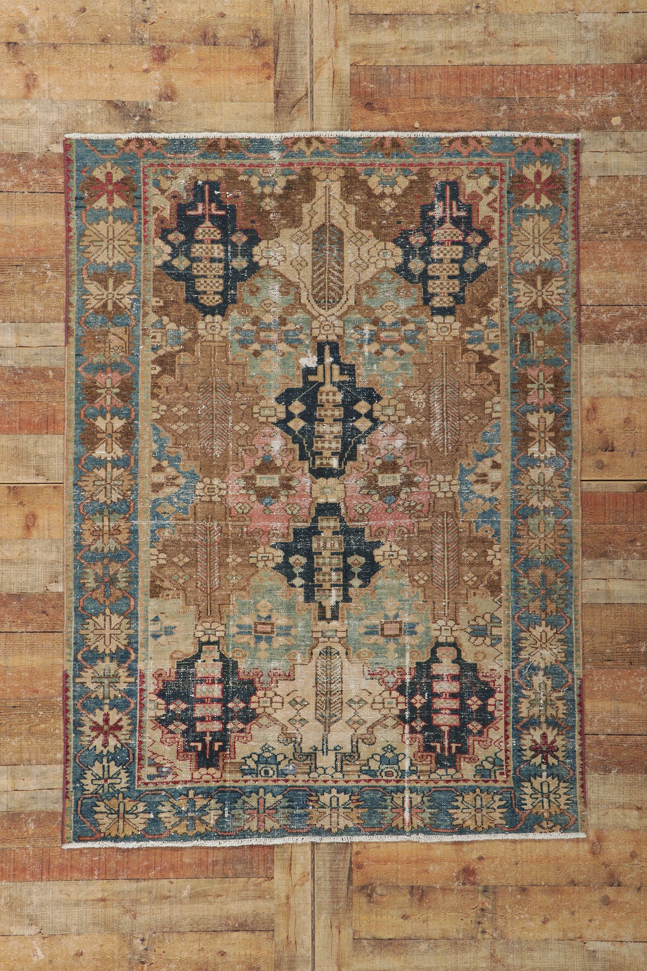 4 x 6 Antique Persian Bakhtiari Rug 60980