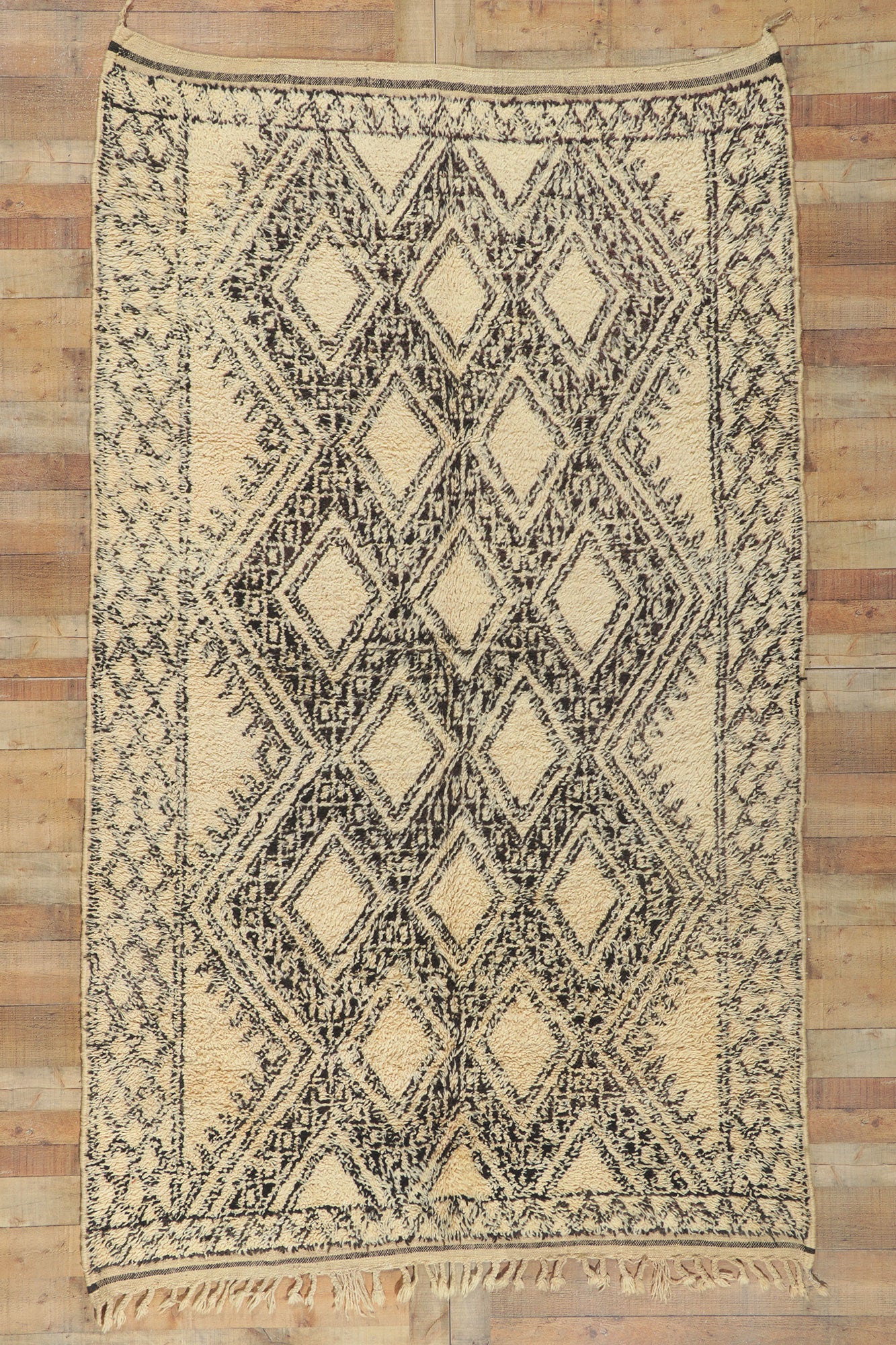 6 x 10 Vintage Moroccan Beni Ourain Rug 78385