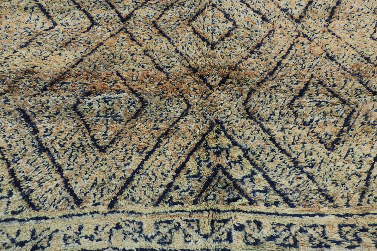 6 x 9 Vintage Beni MGuild Moroccan Rug 21291