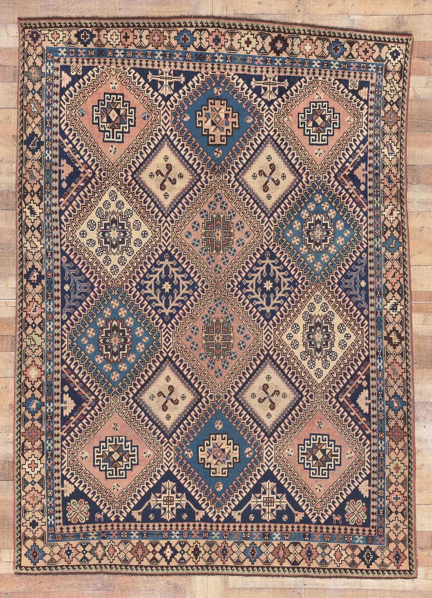 6 x 9 Antique Persian Shiraz Rug 61229