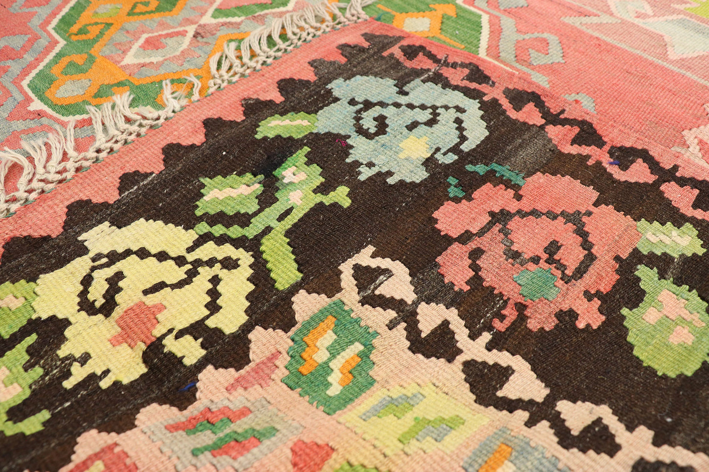 7 x 10 Vintage Floral Kilim Rug 70313