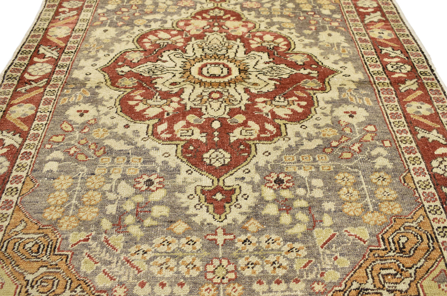 4 x 6 Vintage Turkish Sivas Rug 73928