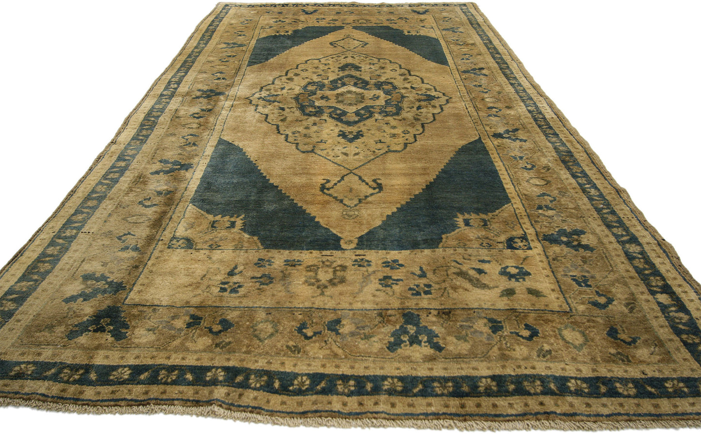 5 x 9 Vintage Turkish Oushak Rug 74111