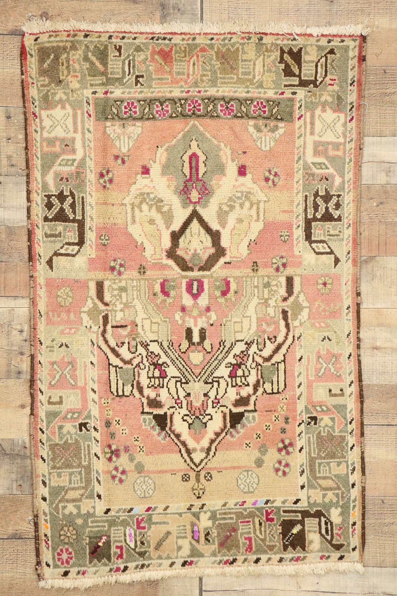 3 x 4 Vintage Persian Bakhtiari Rug 75751