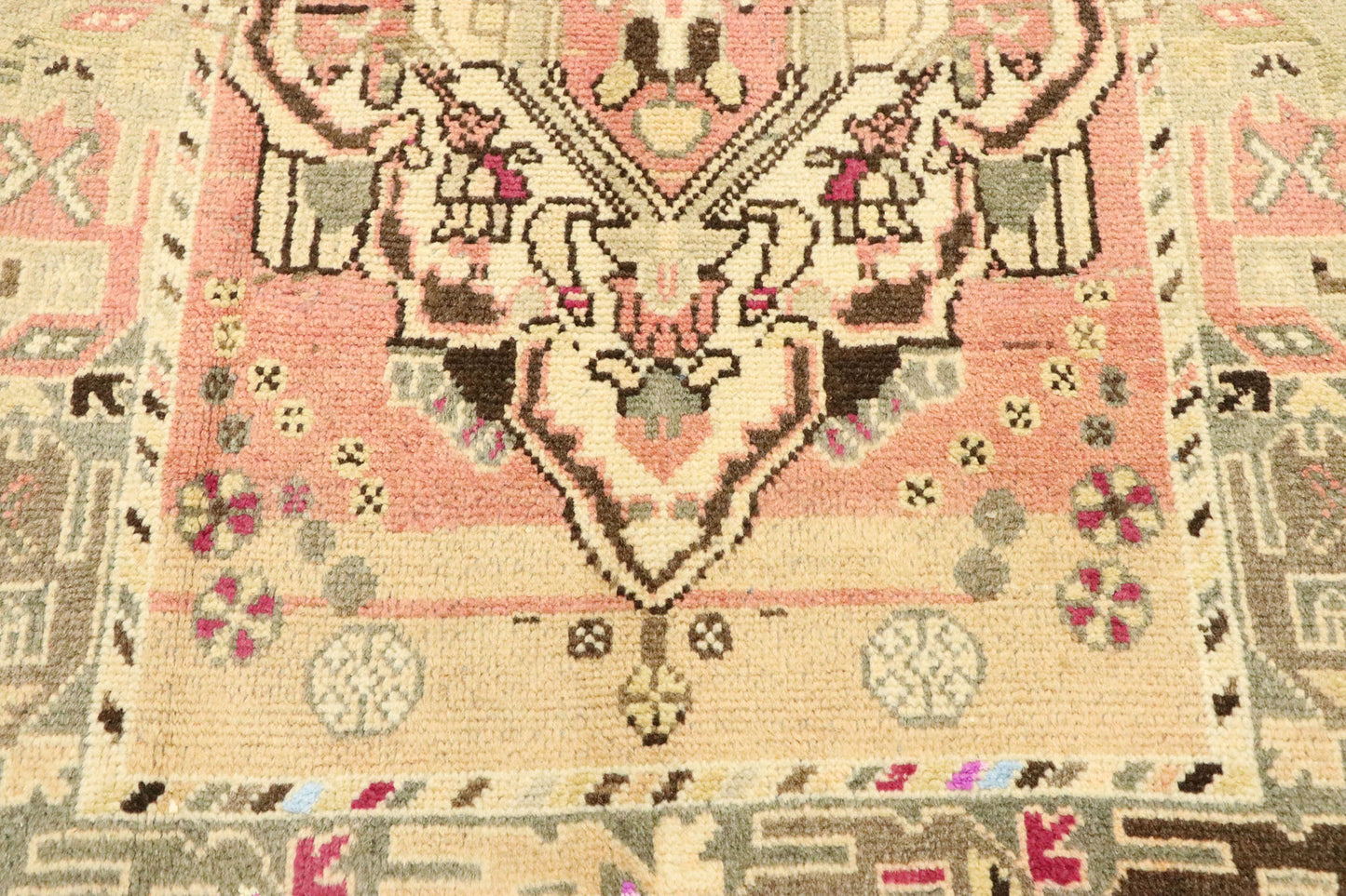 3 x 4 Vintage Persian Bakhtiari Rug 75751