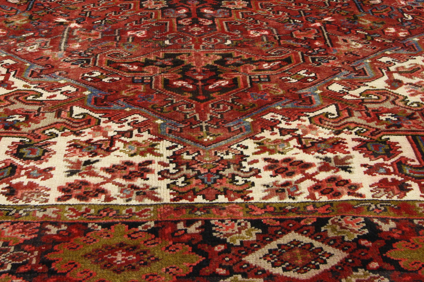 8 x 11 Vintage Persian Heriz Rug 76189
