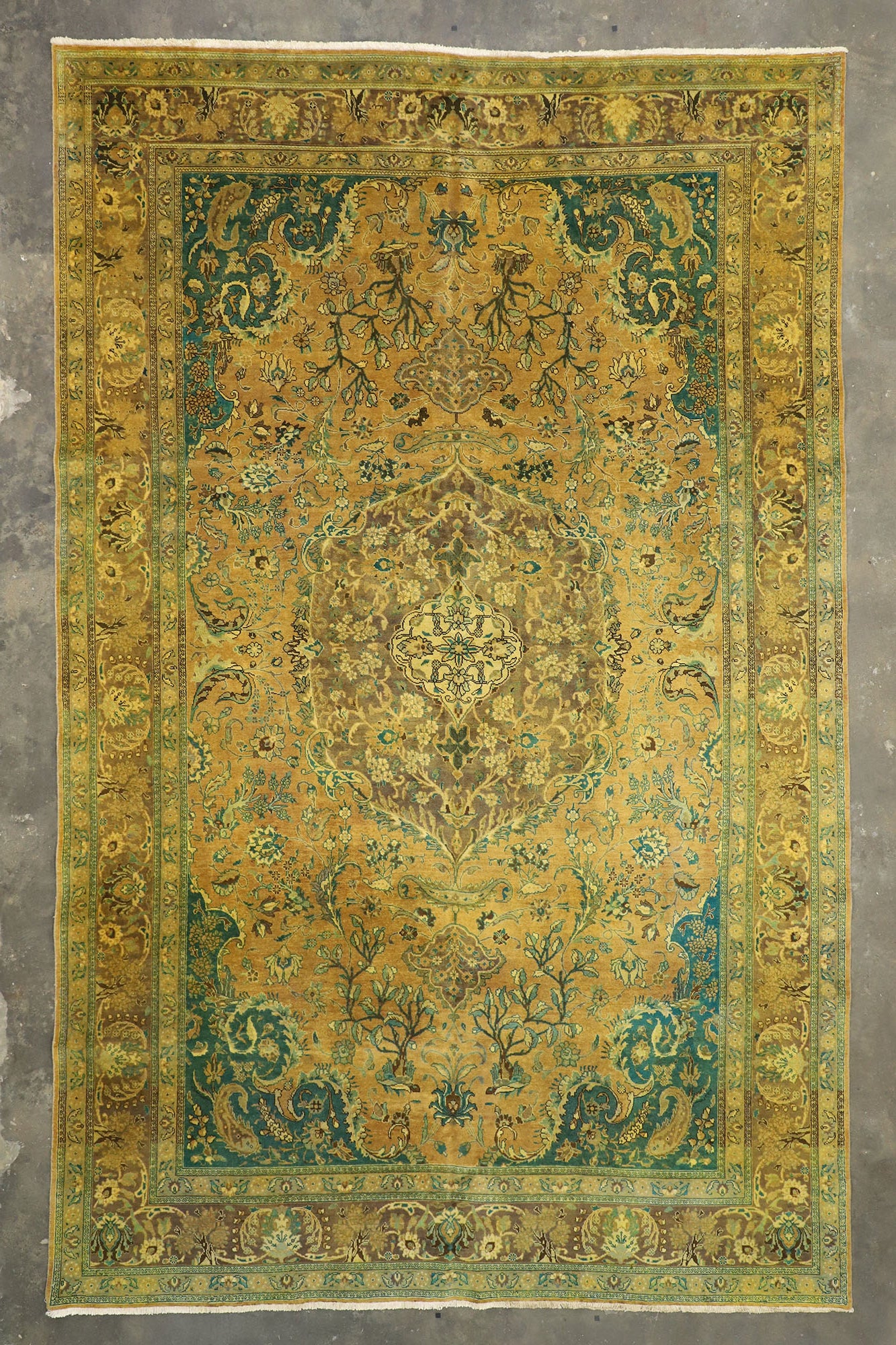 10 x 16 Vintage Persian Tabriz Rug 76348