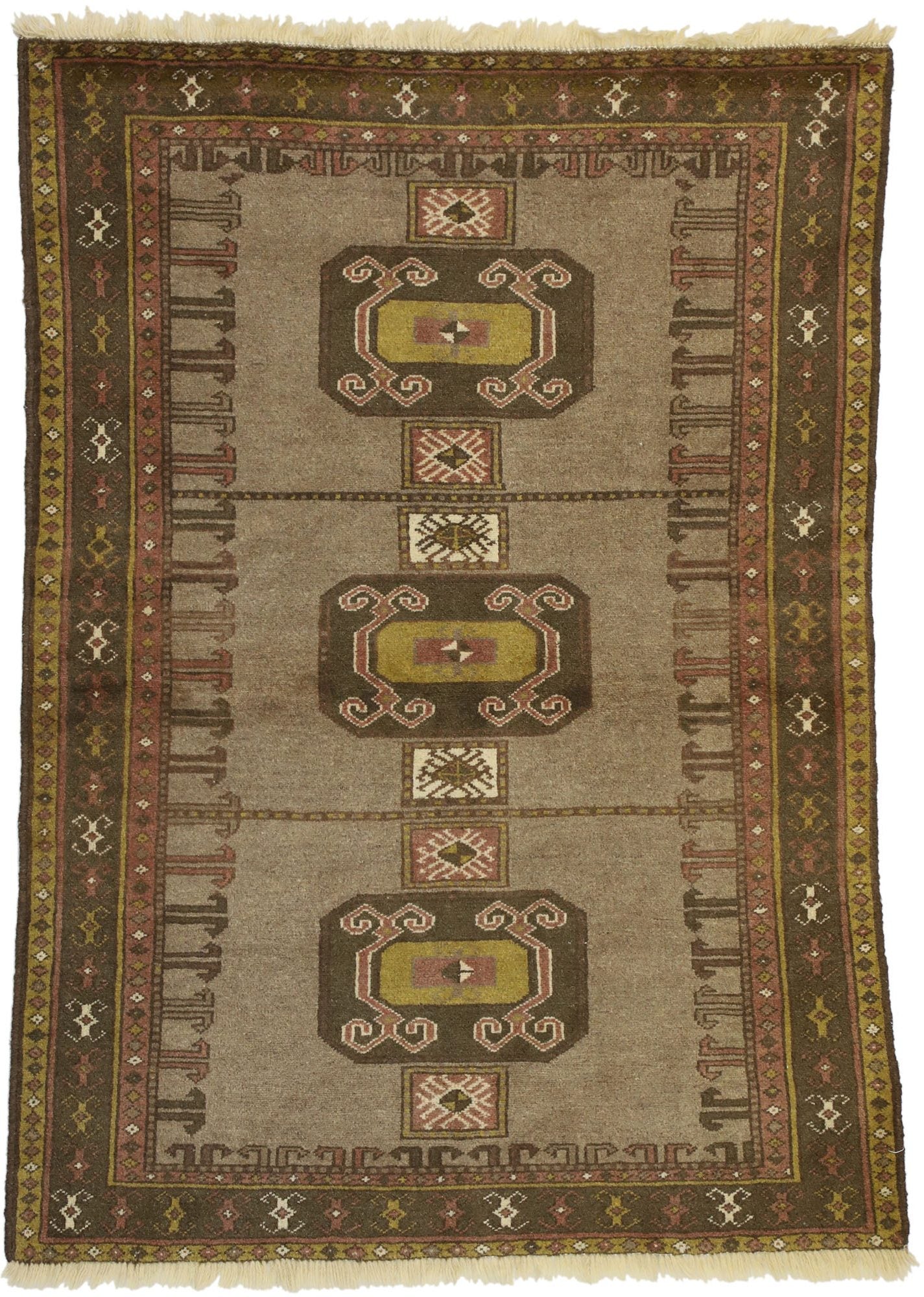 4 x 5 Vintage Persian Shiraz Rug 76402