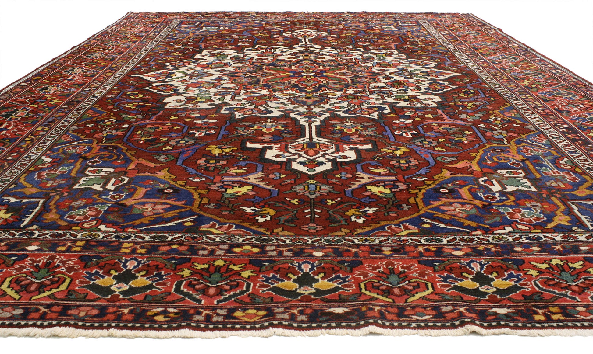 11 x 16 Antique Persian Bakhtiari Rug 77014