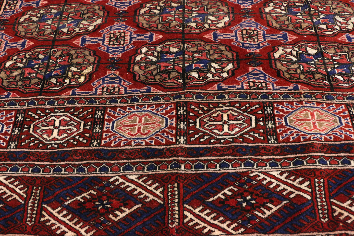 4 x 6 Vintage Turkmenistan Tekke Rug 77157
