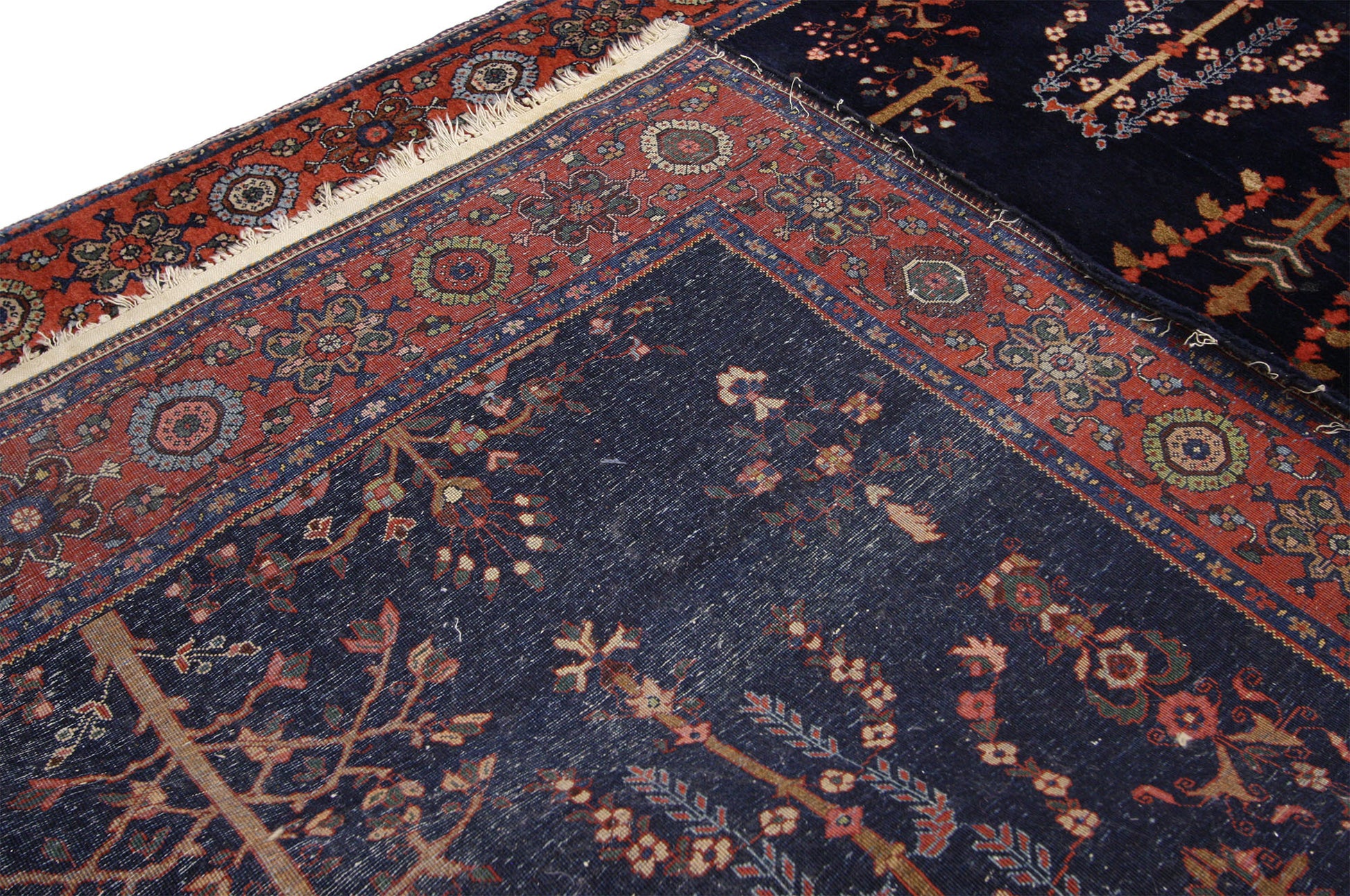 4 x 6 Antique Persian Sarouk Rug 77208