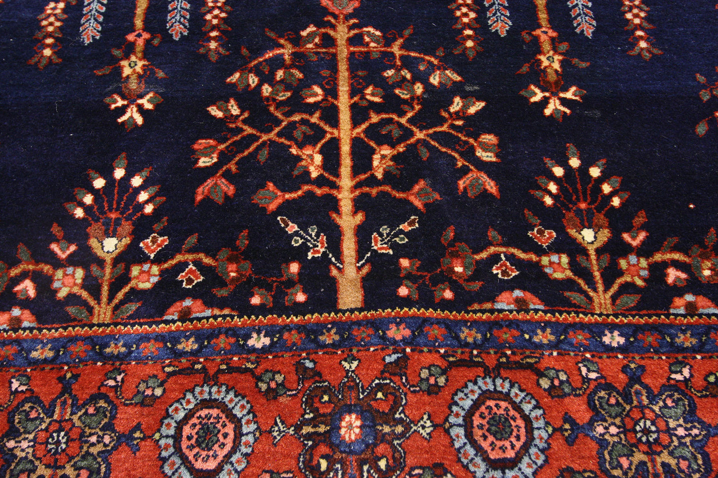 4 x 6 Antique Persian Sarouk Rug 77208