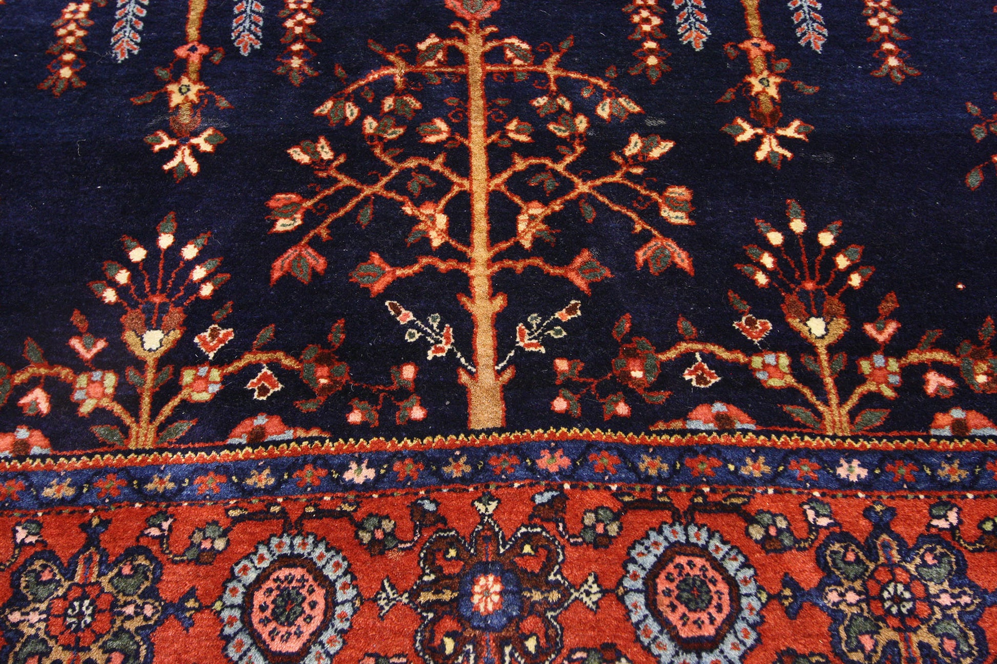 4 x 6 Antique Persian Sarouk Rug 77208