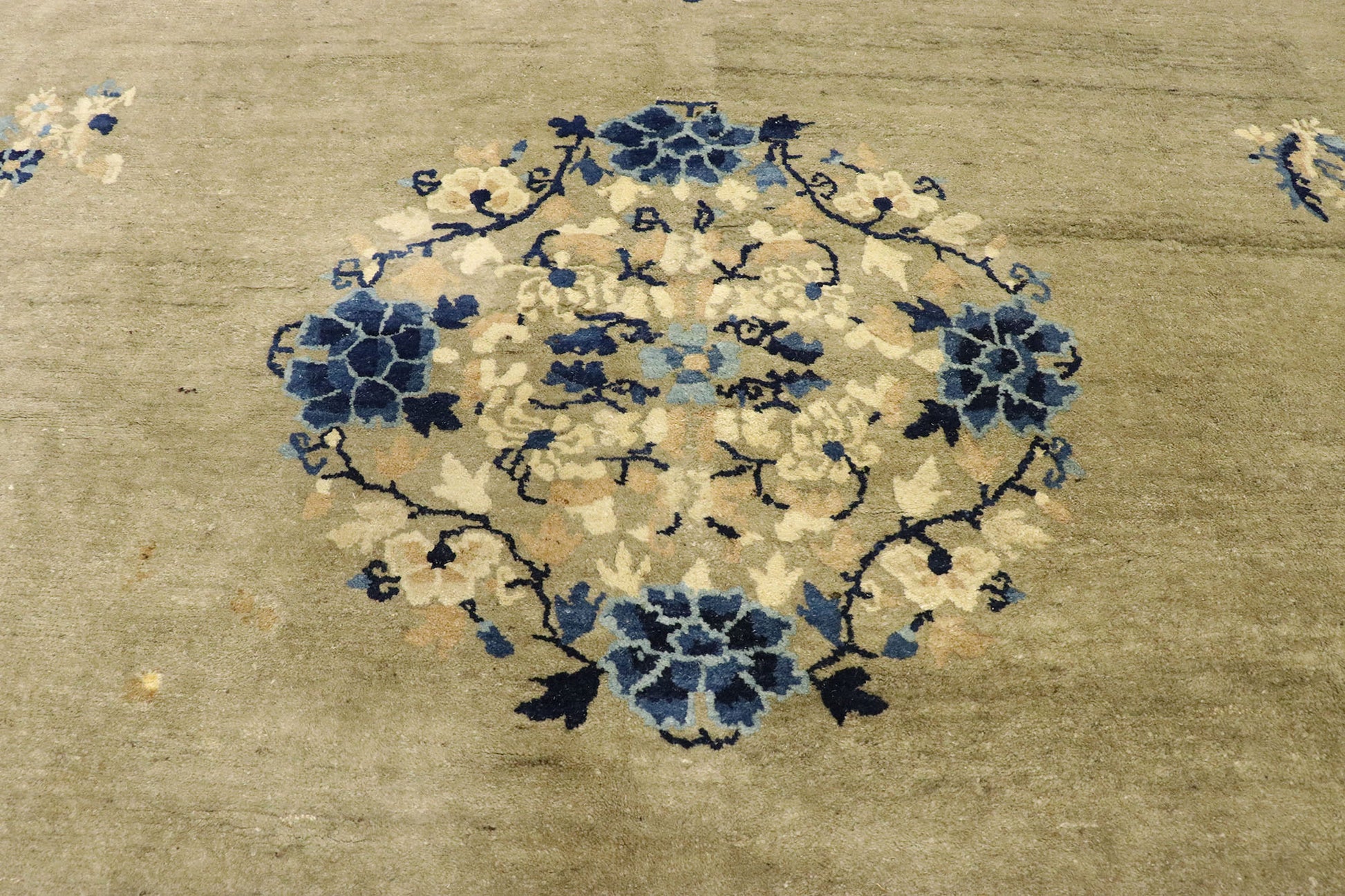 9 x 12 Distressed Antique Chinese Rug 77510