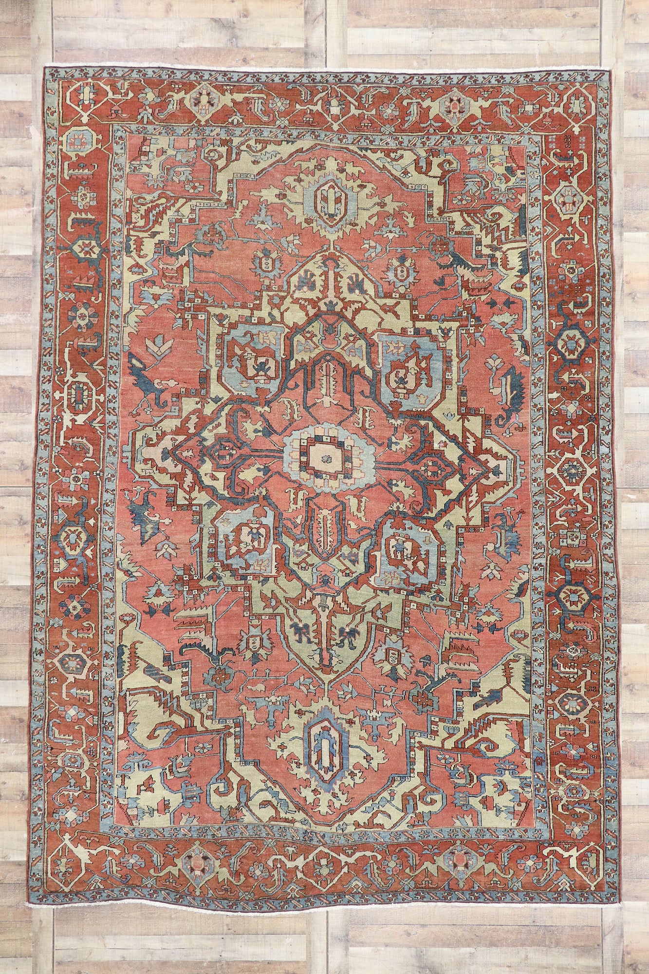 9 x 12 Antique Persian Serapi Rug 77539