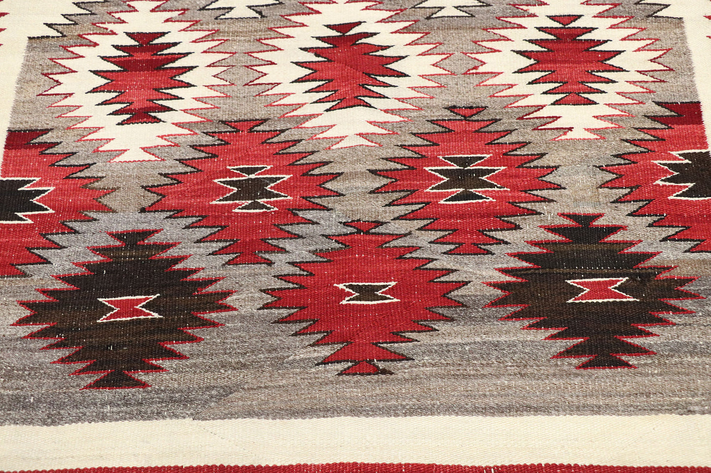 3 x 4 Vintage Eye Dazzler Navajo Rug 77765