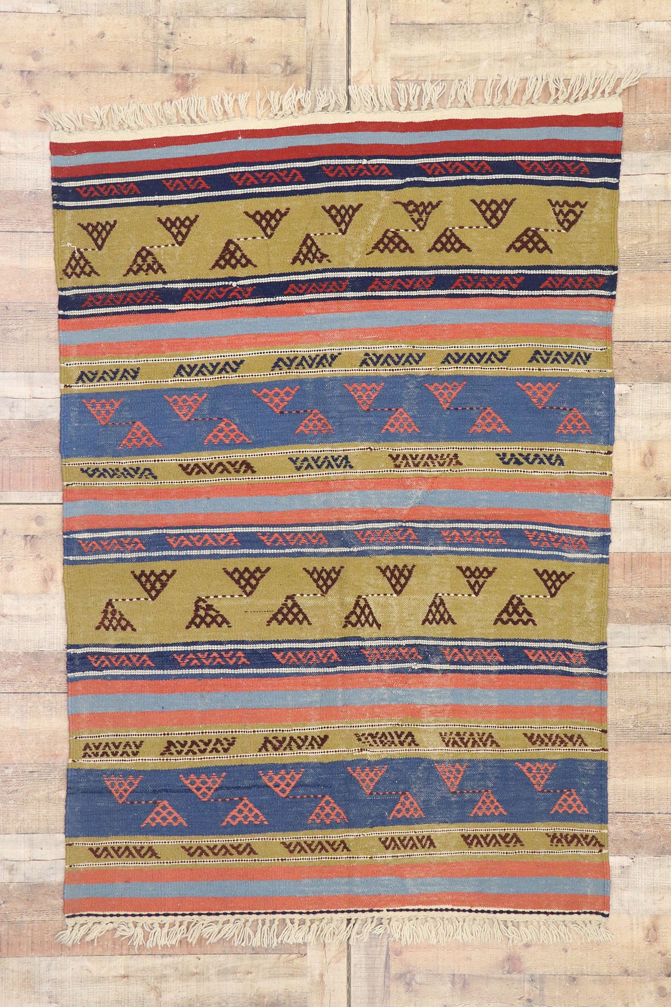 4 x 6 Vintage Persian Shiraz Kilim Rug 77813