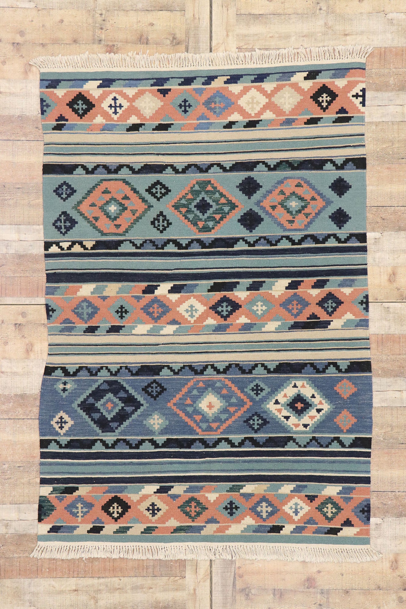 4 x 6 Vintage Persian Shiraz Kilim Rug 77816