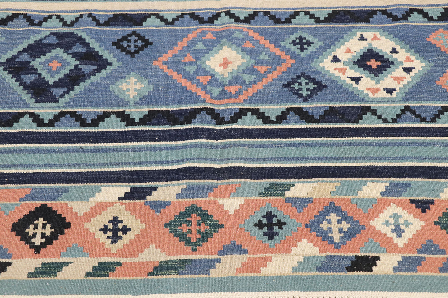 4 x 6 Vintage Persian Shiraz Kilim Rug 77816