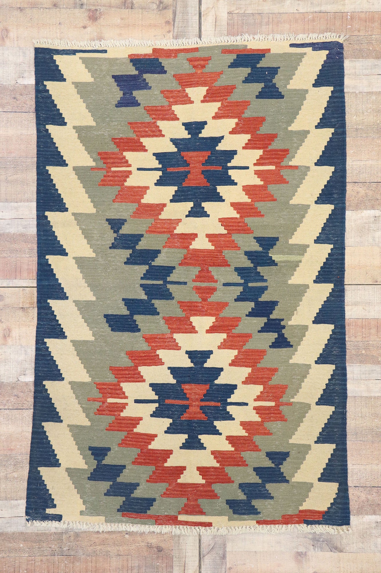 4 x 6 Vintage Persian Shiraz Kilim Rug 77830