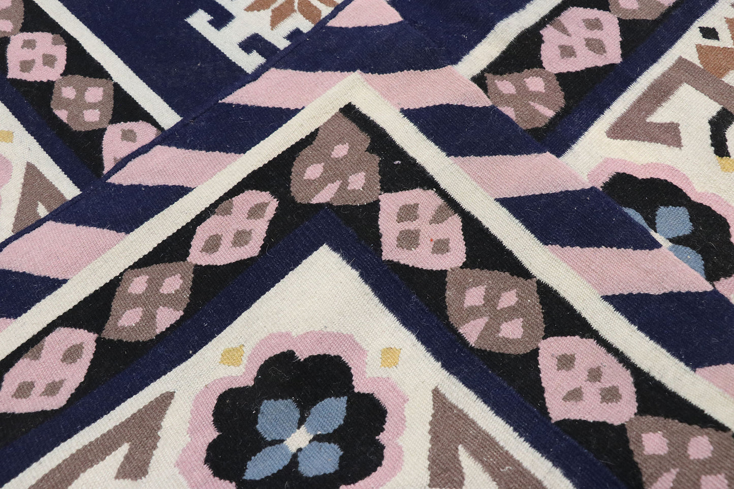 8 x 10 Vintage Romanian Kilim Rug 78021