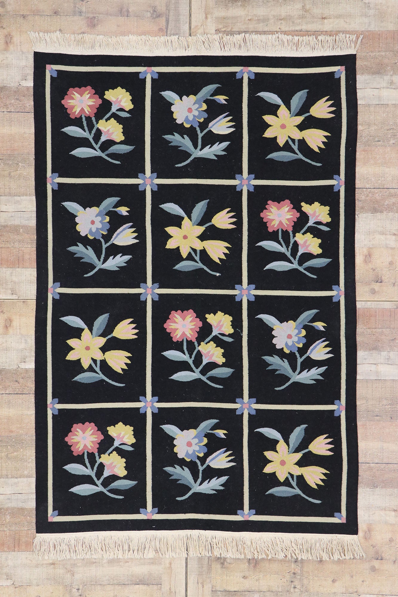 4 x 6 Vintage Chinese Floral Kilim Rug 78022