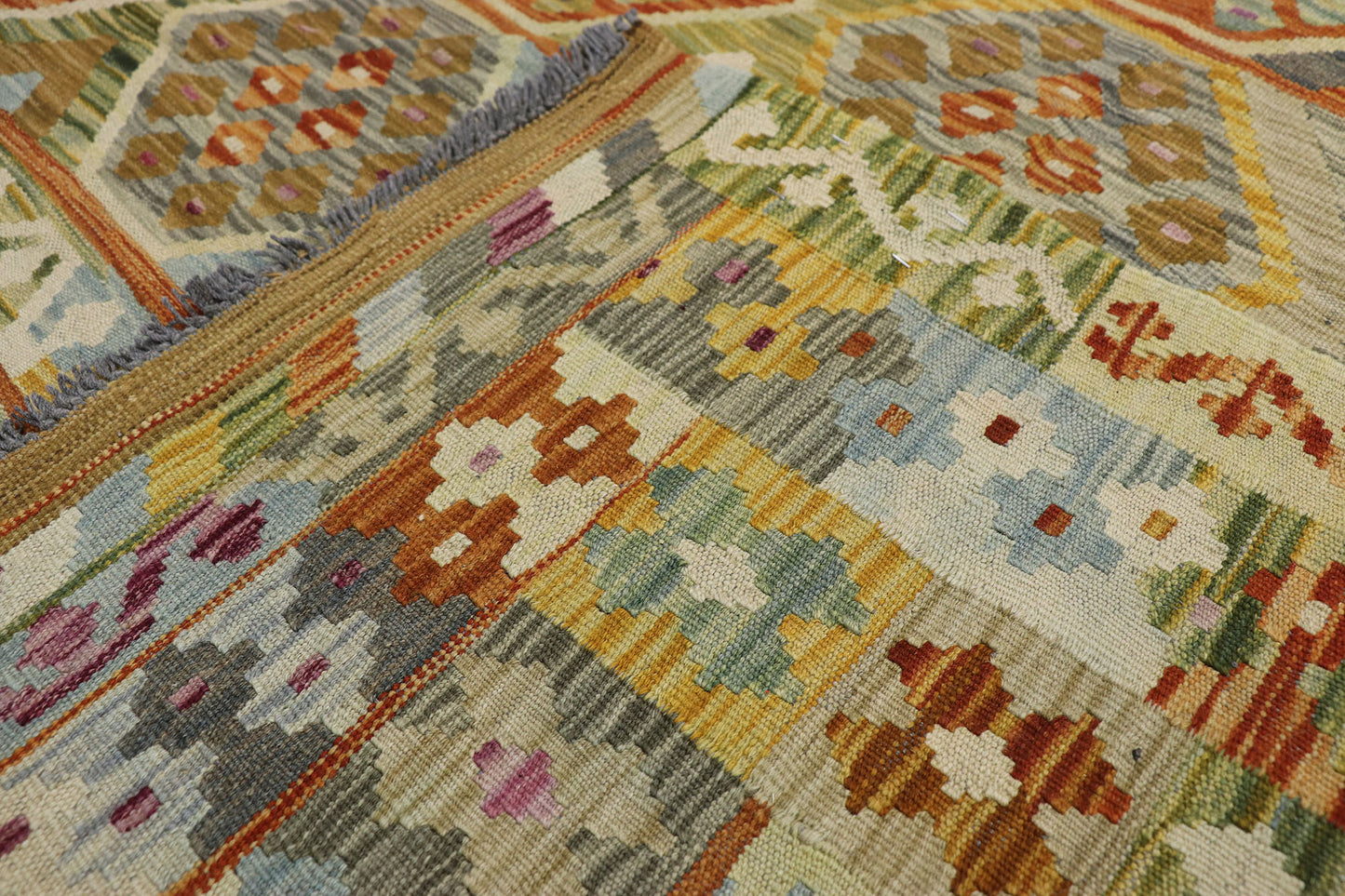 7 x 10 Vintage Kilim Rug 80115