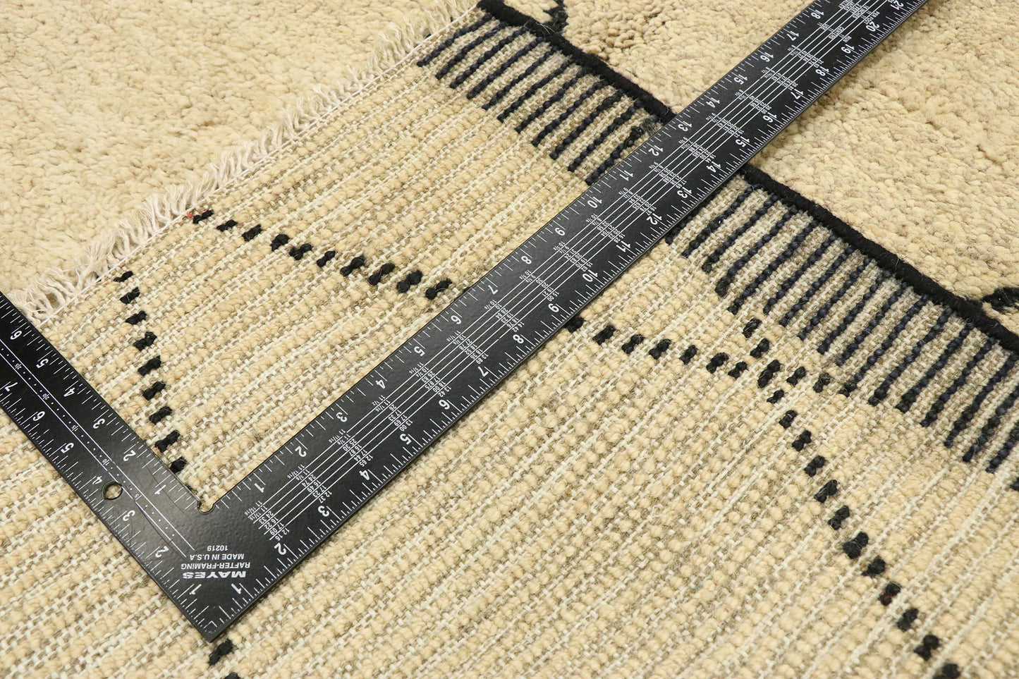 8 x 14 Contemporary Moroccan Rug 80636