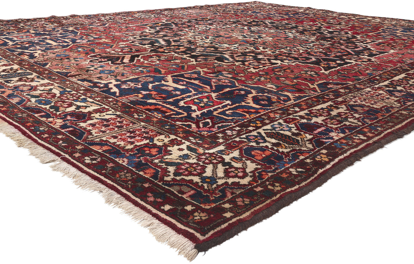 10 x 13 Antique Persian Bakhtiari Rug 78570
