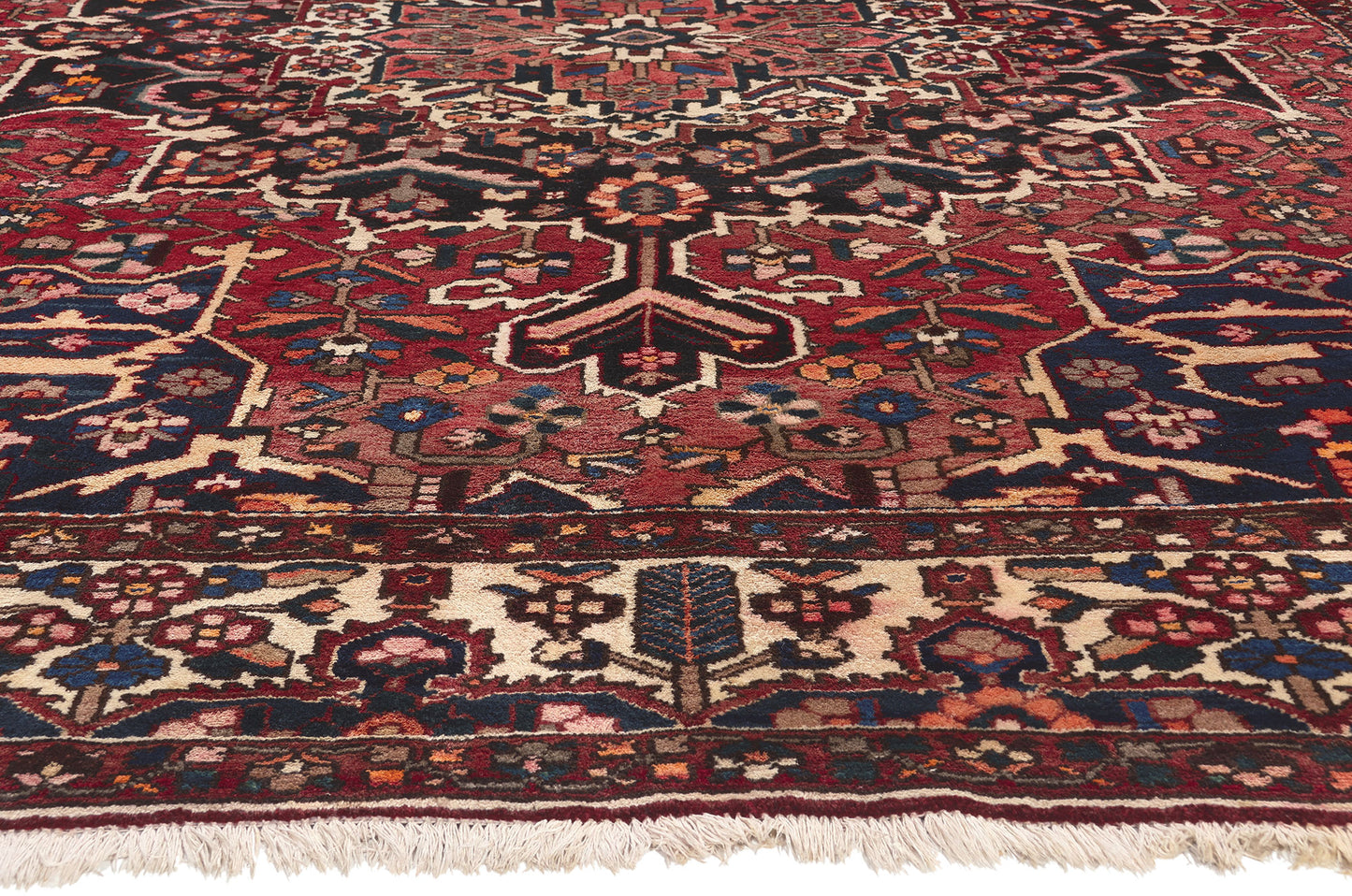 10 x 13 Antique Persian Bakhtiari Rug 78570