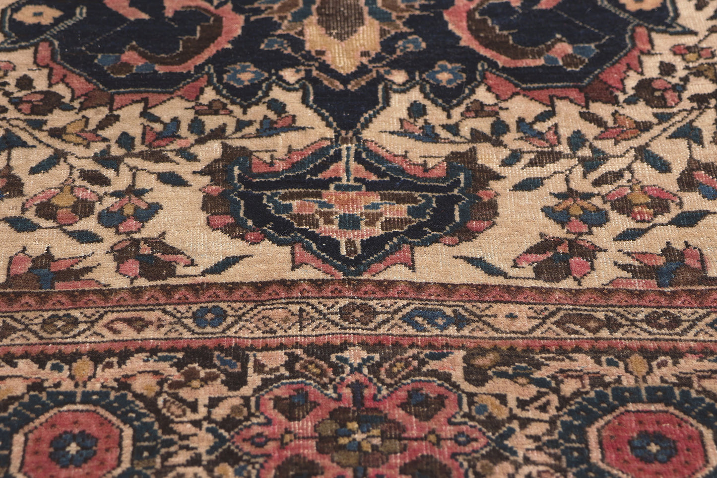 4 x 6 Antique Persian Sarouk Farahan Rug 78683