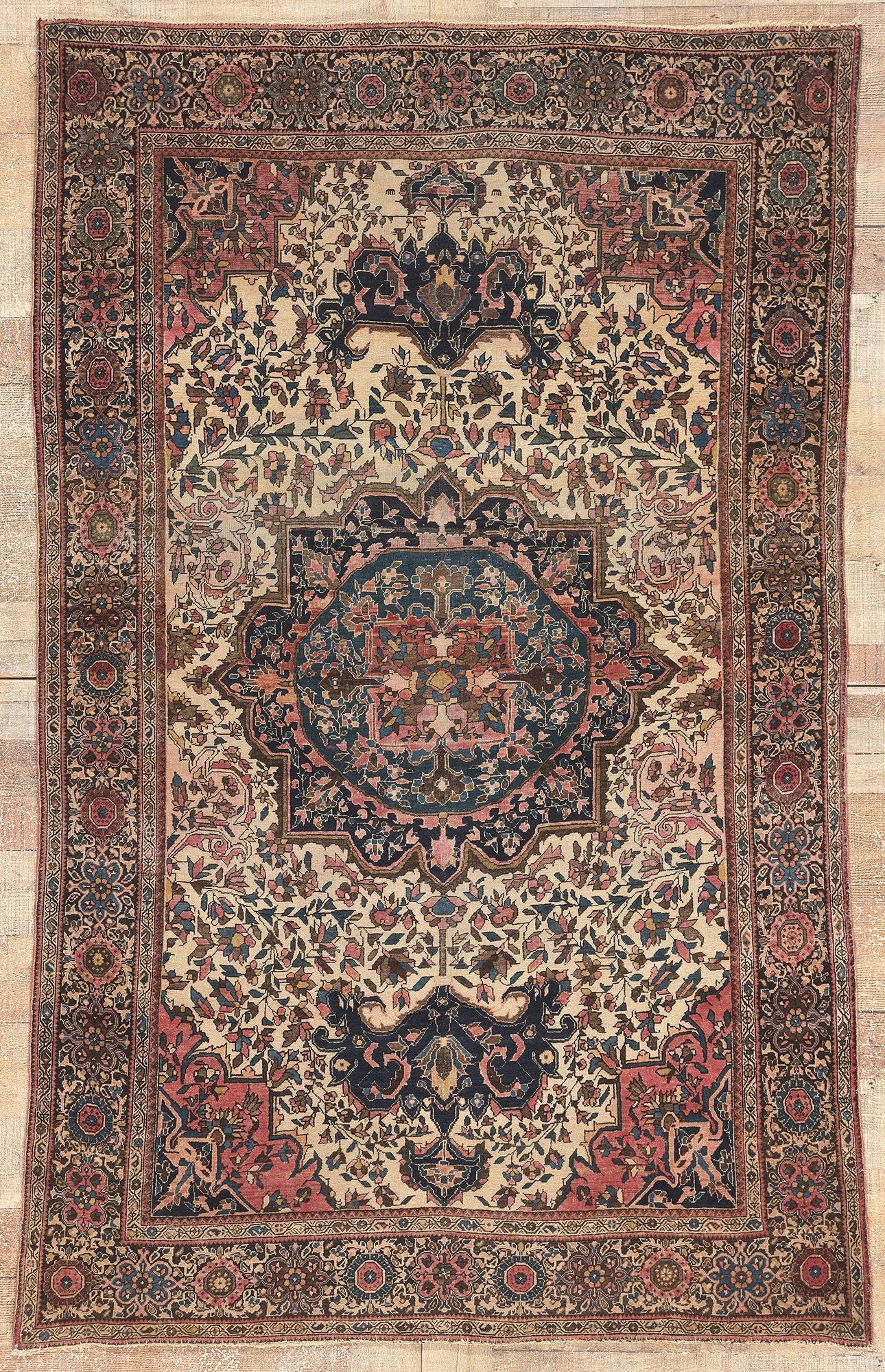 4 x 6 Antique Persian Sarouk Farahan Rug 78683