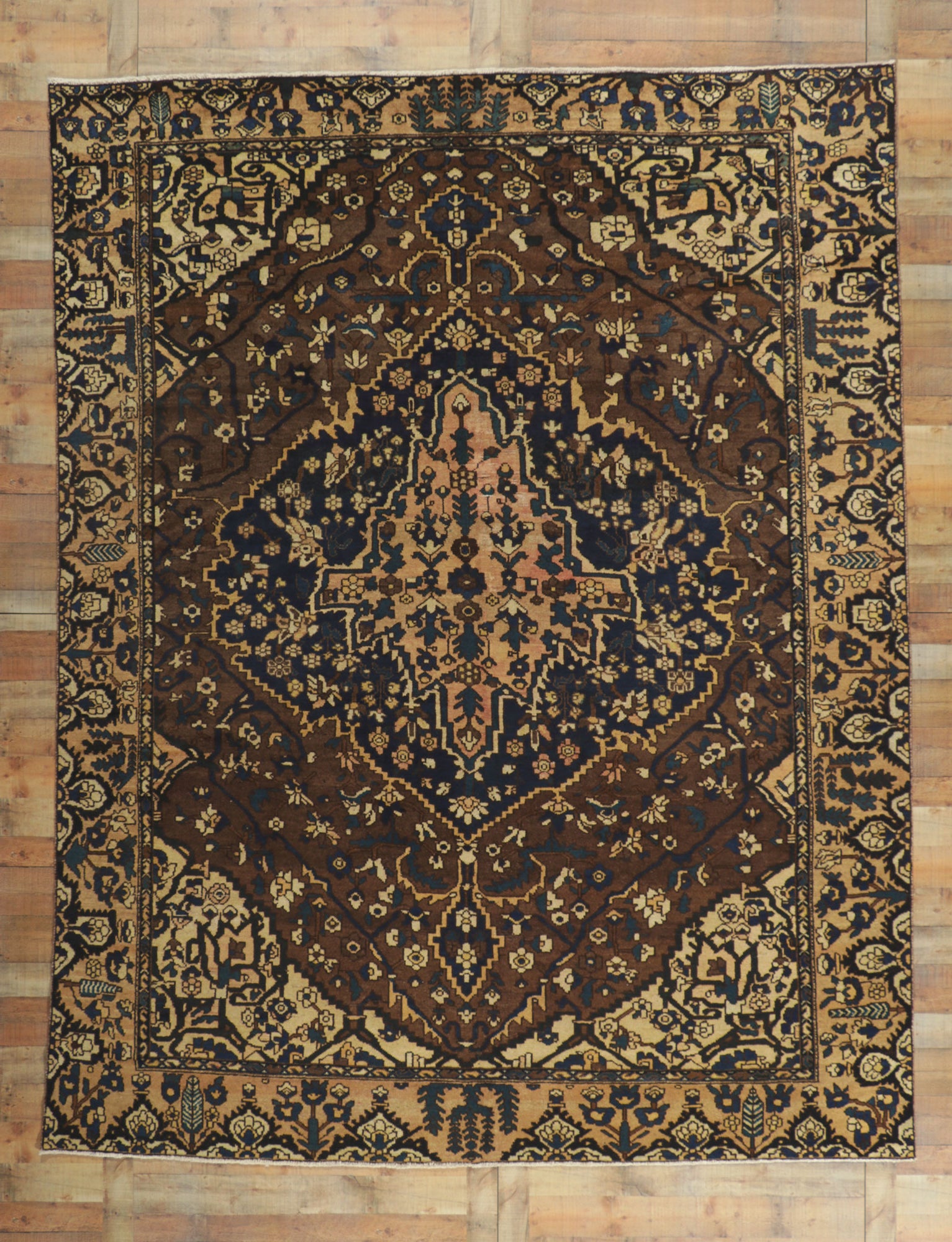 9 x 12 Antique Persian Bakhtiari Rug 53749